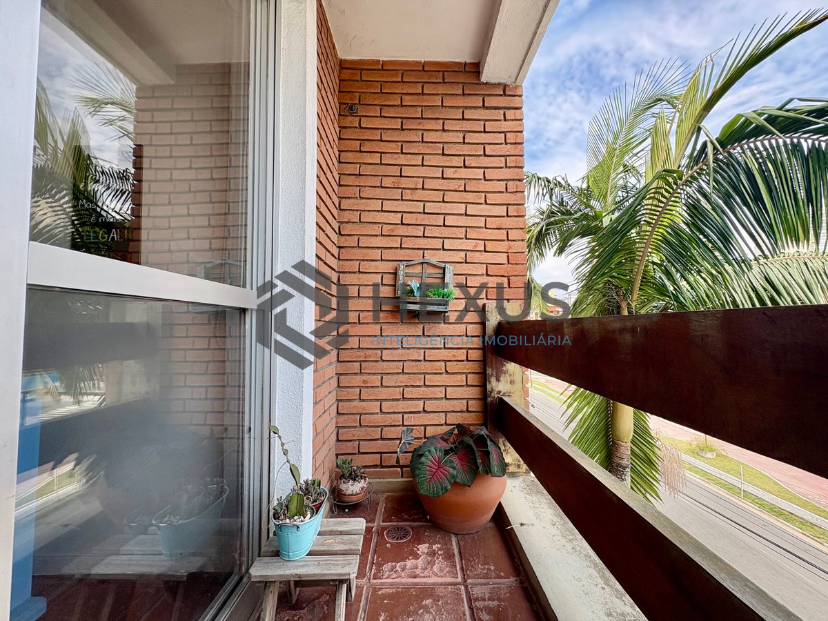 Foto 4 de Apartamento com varanda e lazer na Praia da Enseada, Guaruja
