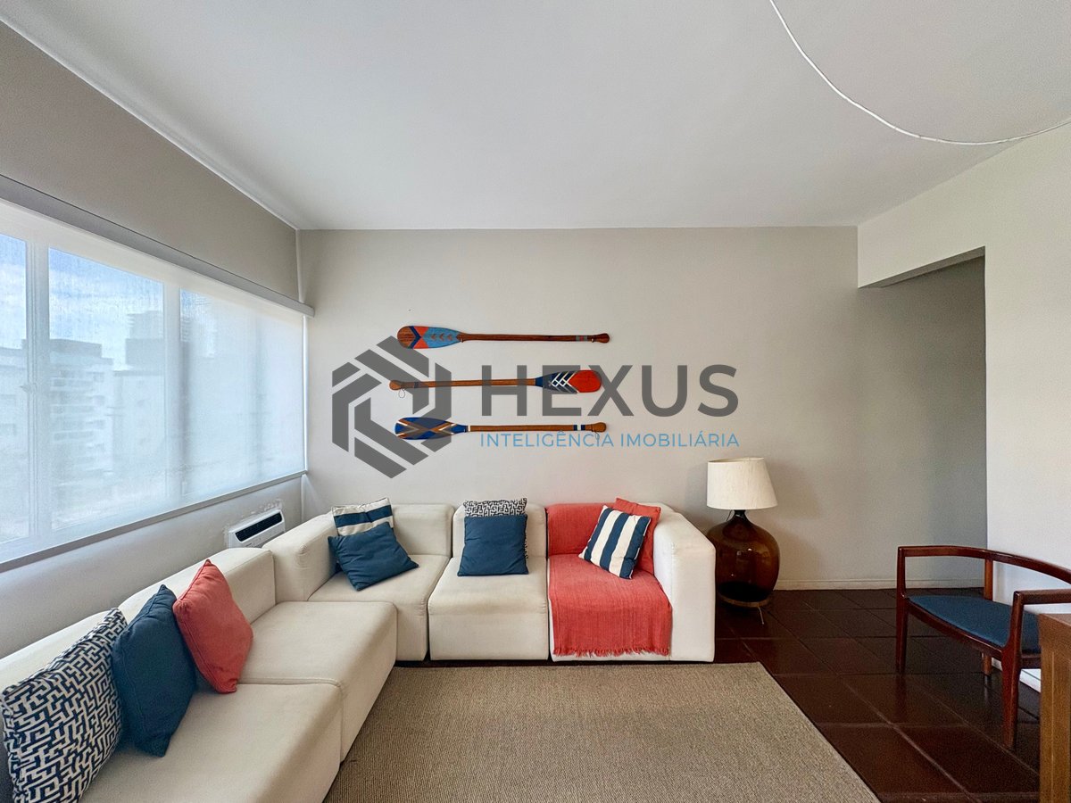Foto 5 de Apartamento com varanda e lazer na Praia da Enseada, Guaruja