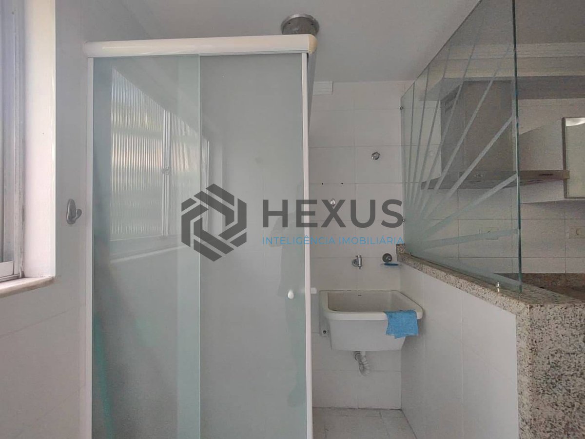Foto 17 de Apartamento com varanda e lazer na Praia da Enseada, Guaruja