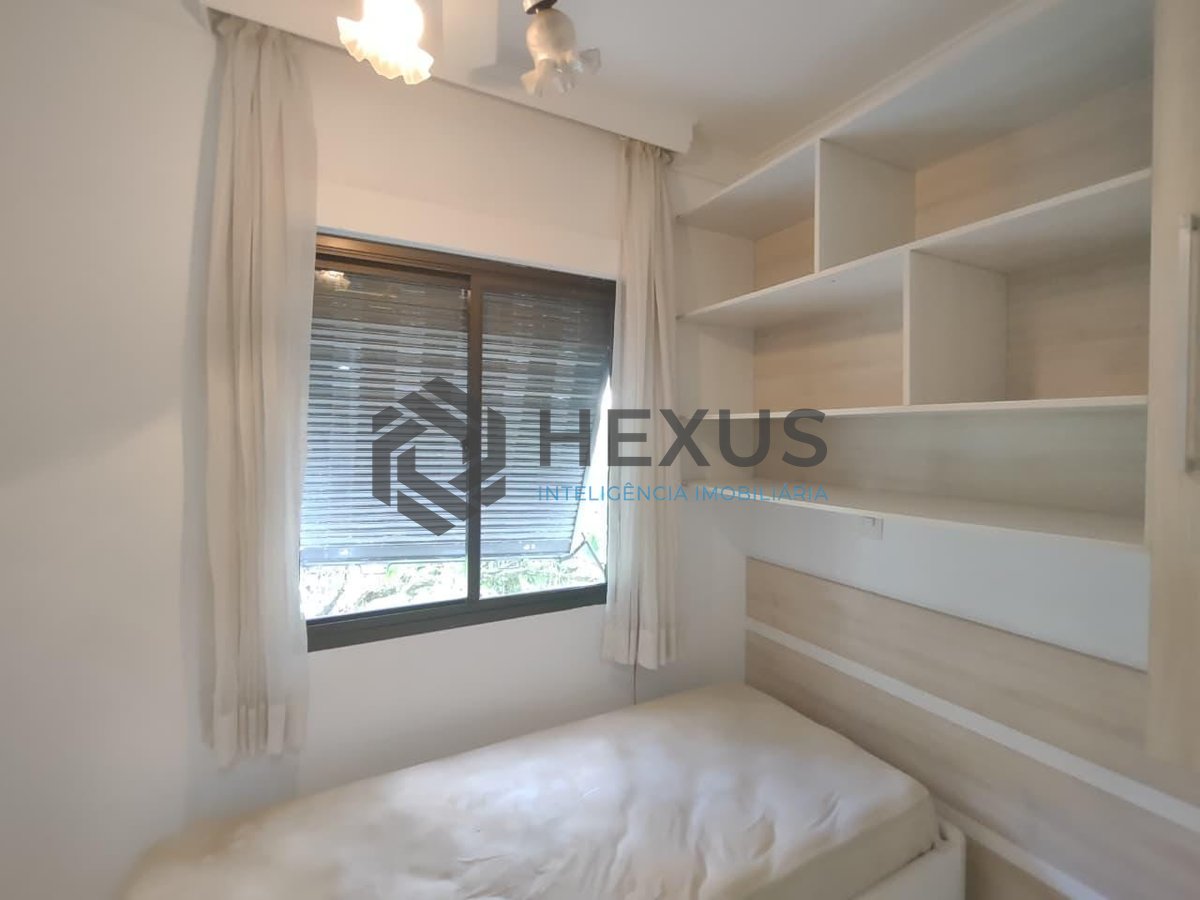 Foto 10 de Apartamento com varanda e lazer na Praia da Enseada, Guaruja