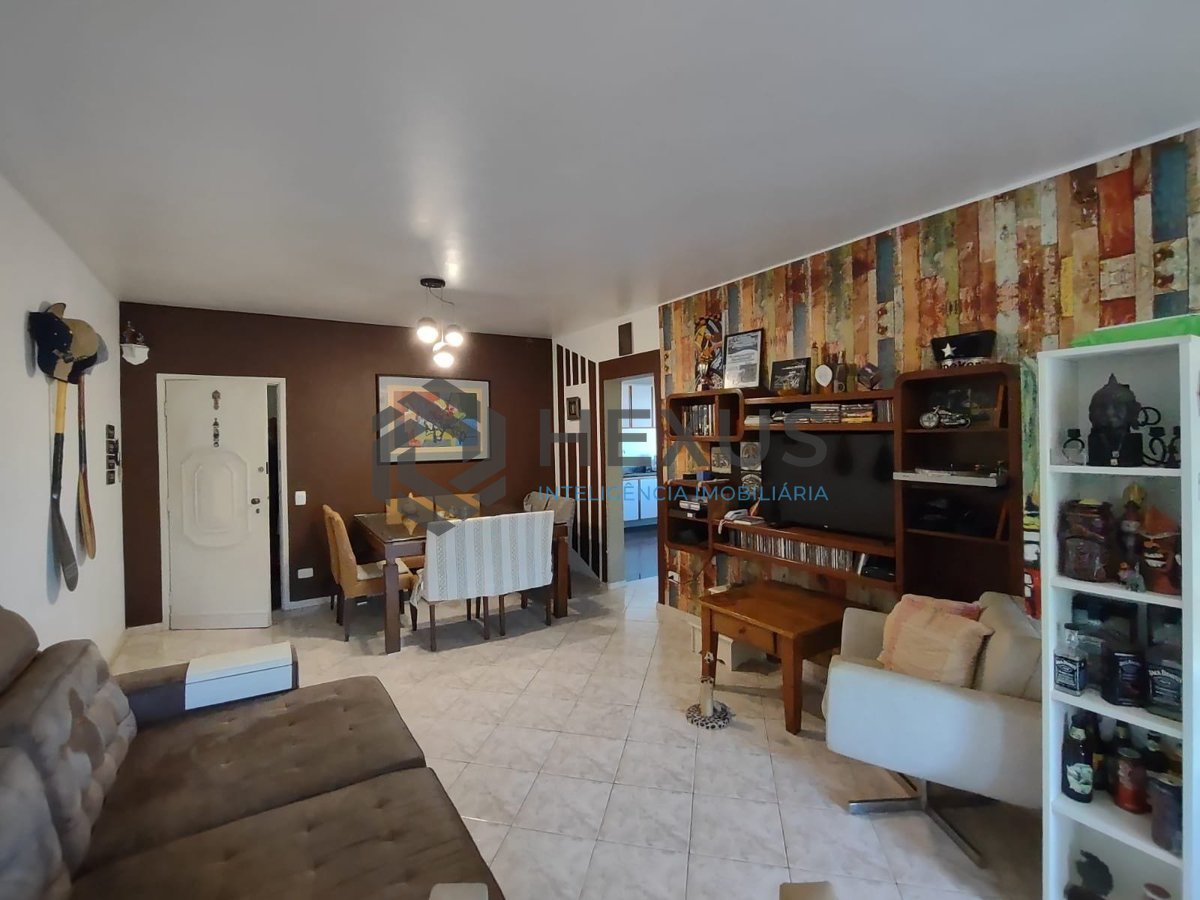 Foto 5 de Apartamento reformado com varanda na Praia da Enseada, Guaruja