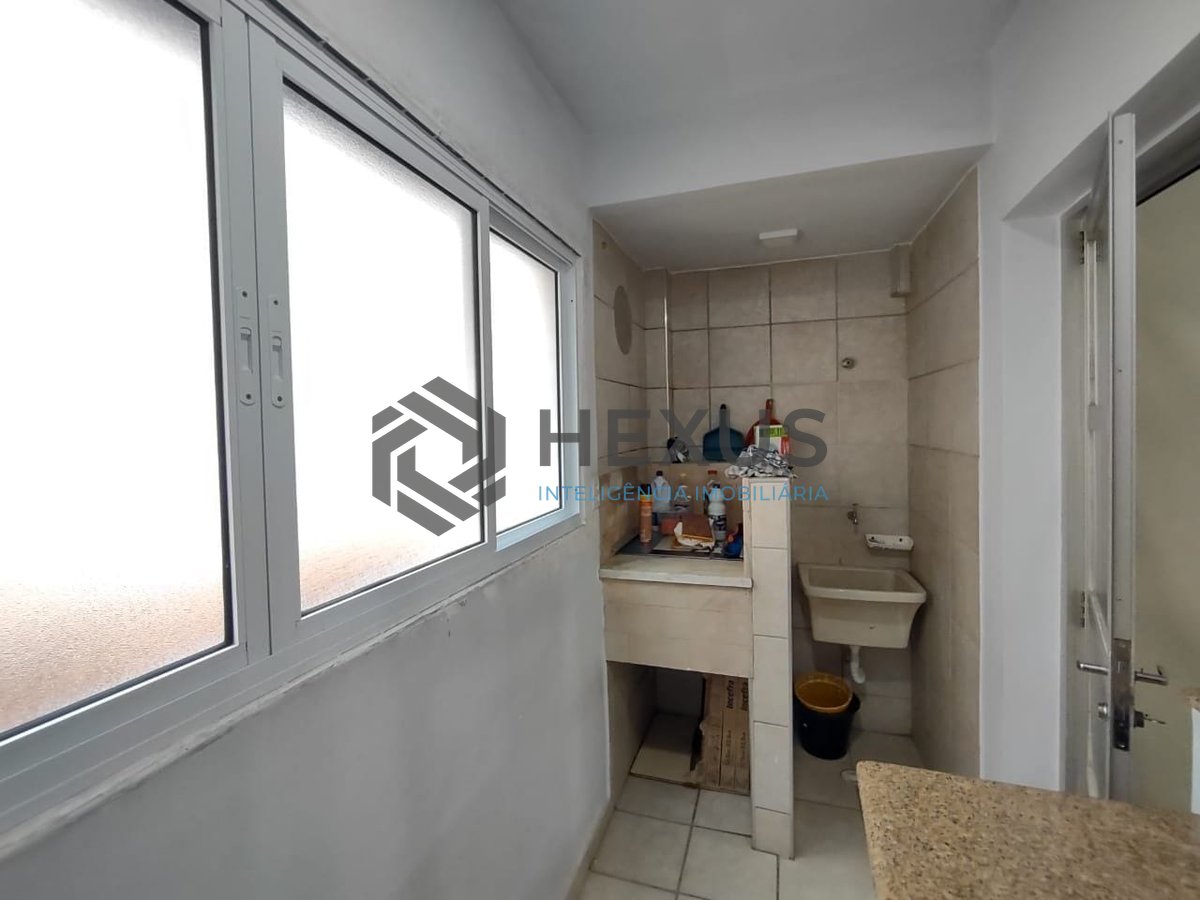 Foto 18 de Apartamento com varanda na Praia da Enseada, Guaruja