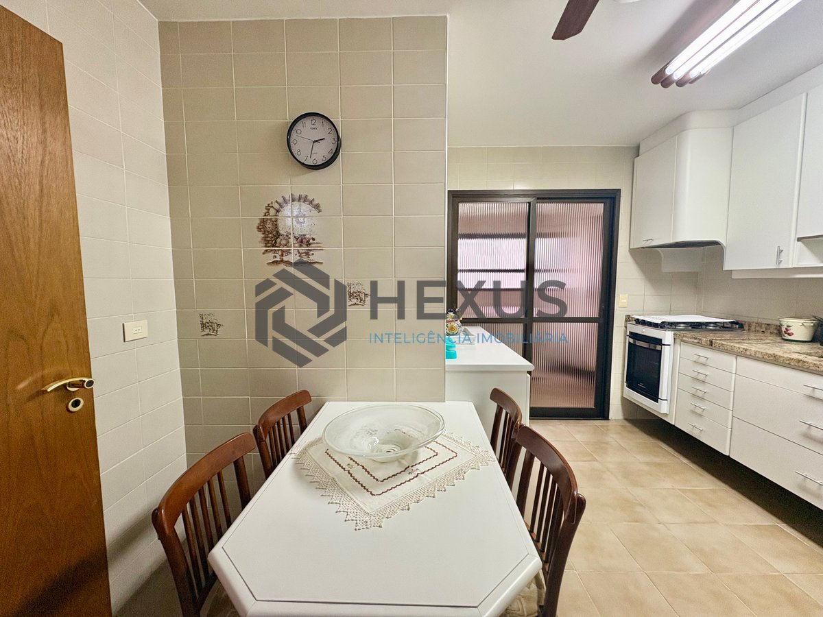 Foto 21 de Apartamento com varanda na Praia da Enseada, Guaruja