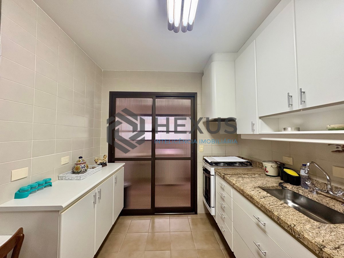 Foto 22 de Apartamento com varanda na Praia da Enseada, Guaruja