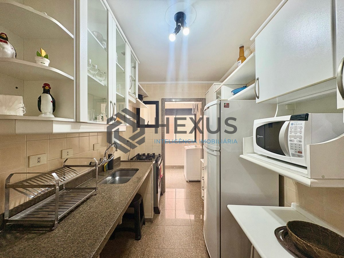 Foto 12 de Apartamento com varanda na Praia da Enseada, Guaruja