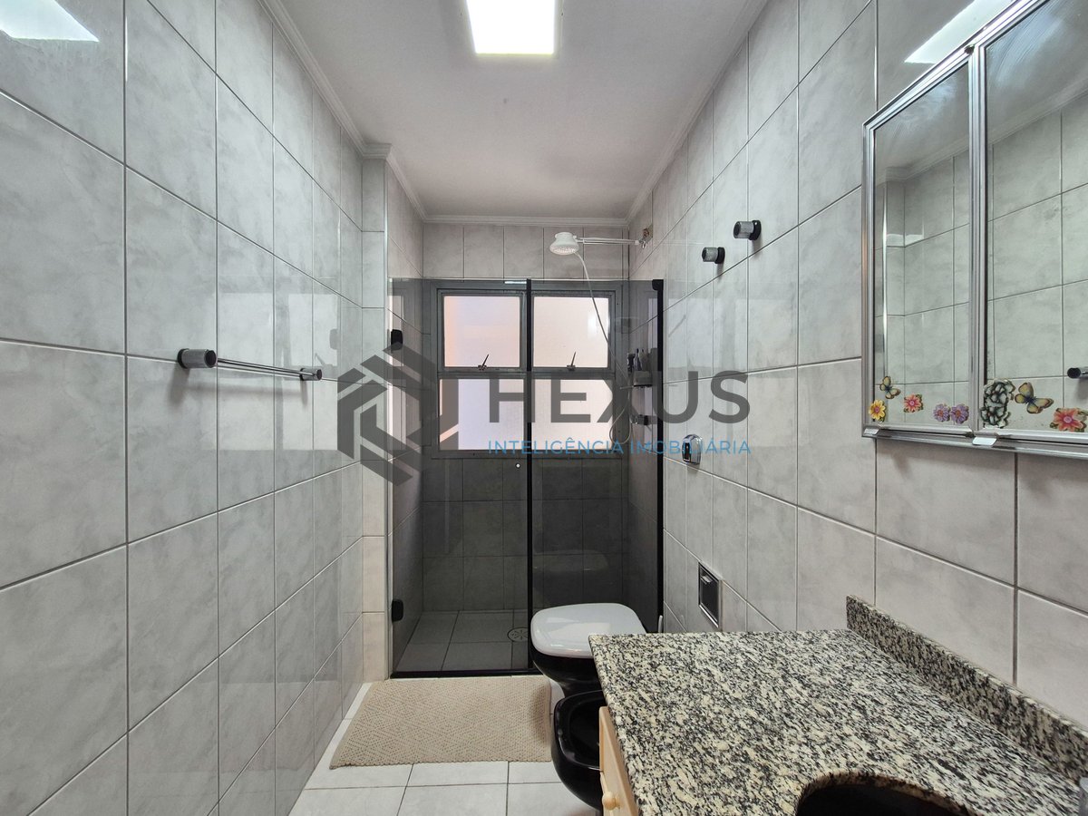 Foto 14 de Apartamento com varanda vista mar na beira mar da Praia das Pitangueiras, Guaruja