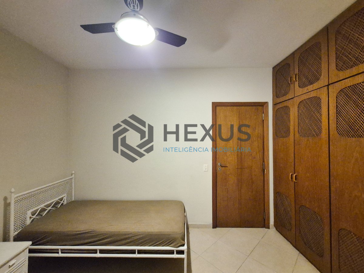 Foto 20 de Apartamento com varanda vista mar na beira mar da Praia das Pitangueiras, Guaruja