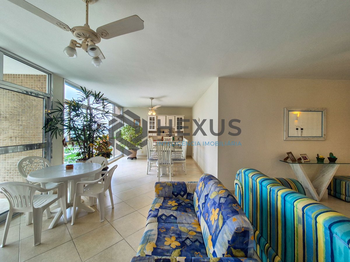 Foto 6 de Apartamento com varanda vista mar na beira mar da Praia das Pitangueiras, Guaruja