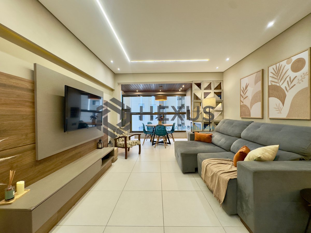 Foto 3 de Apartamento reformado com varanda gourmet e lazer na beira mar da Praia das Asturias, Guaruja