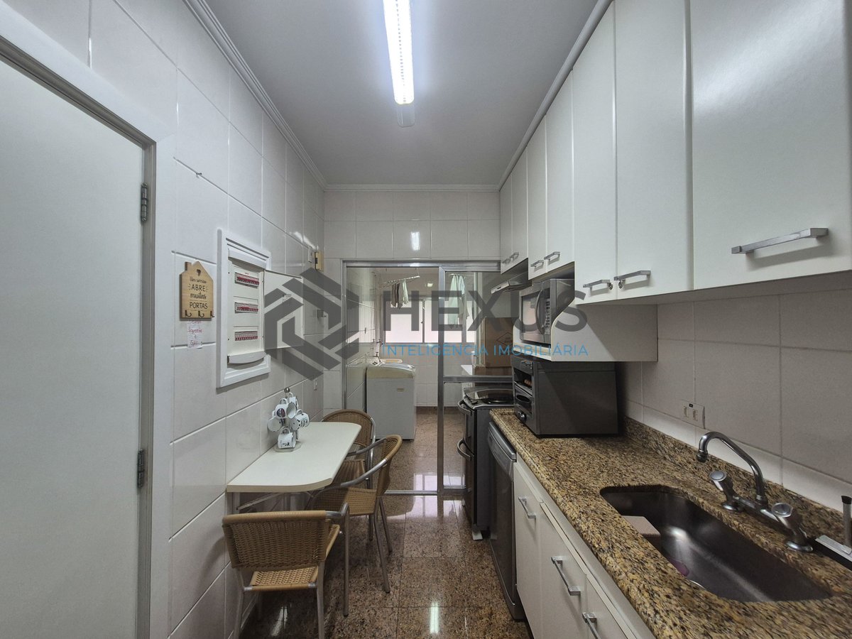 Foto 30 de Apartamento reformado com varanda a venda na quadra da praia das Pitangueiras