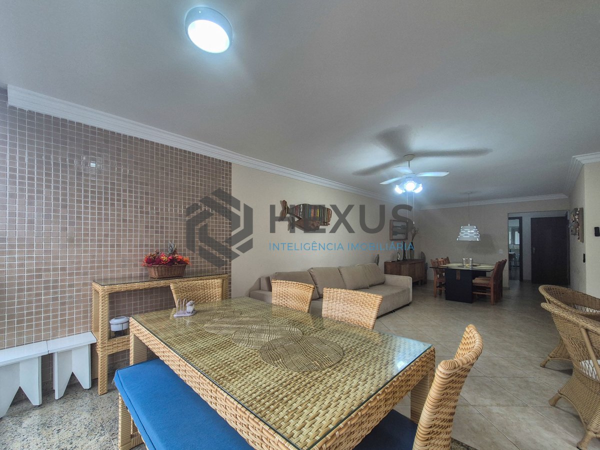 Foto 4 de Apartamento reformado com varanda a venda na quadra da praia das Pitangueiras
