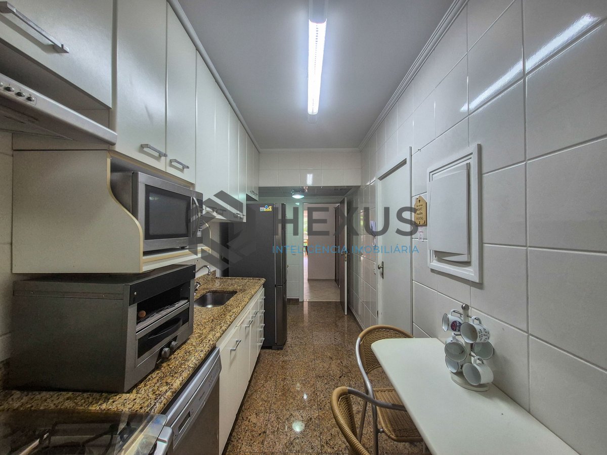 Foto 31 de Apartamento reformado com varanda a venda na quadra da praia das Pitangueiras