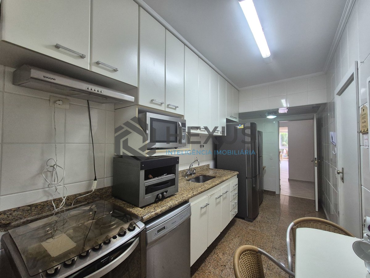 Foto 32 de Apartamento reformado com varanda a venda na quadra da praia das Pitangueiras