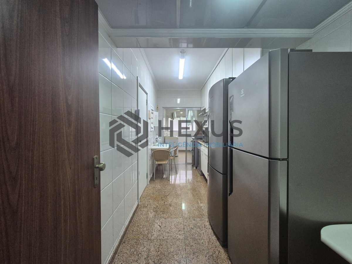 Foto 33 de Apartamento reformado com varanda a venda na quadra da praia das Pitangueiras