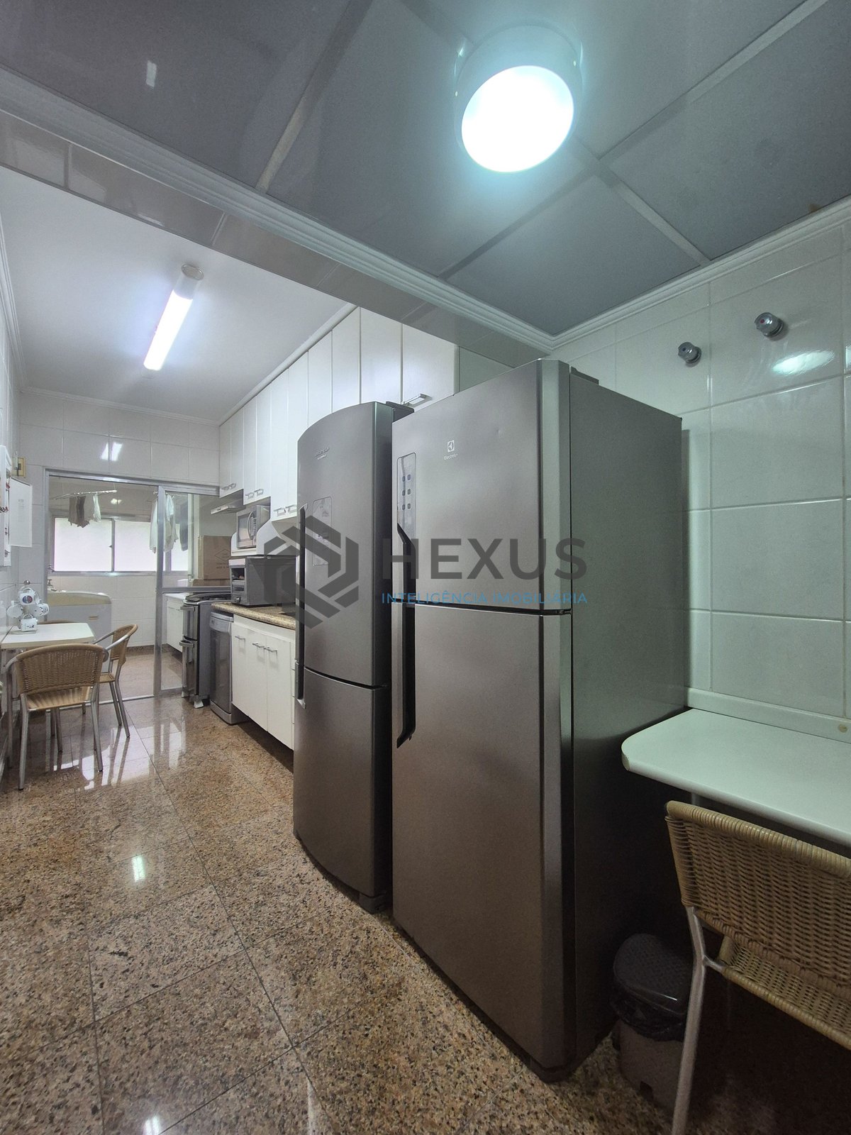 Foto 34 de Apartamento reformado com varanda a venda na quadra da praia das Pitangueiras