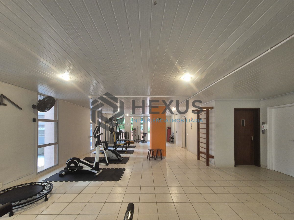 Foto 35 de Apartamento reformado com varanda a venda na quadra da praia das Pitangueiras