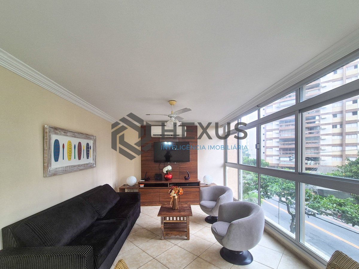 Foto 6 de Apartamento reformado com varanda a venda na quadra da praia das Pitangueiras