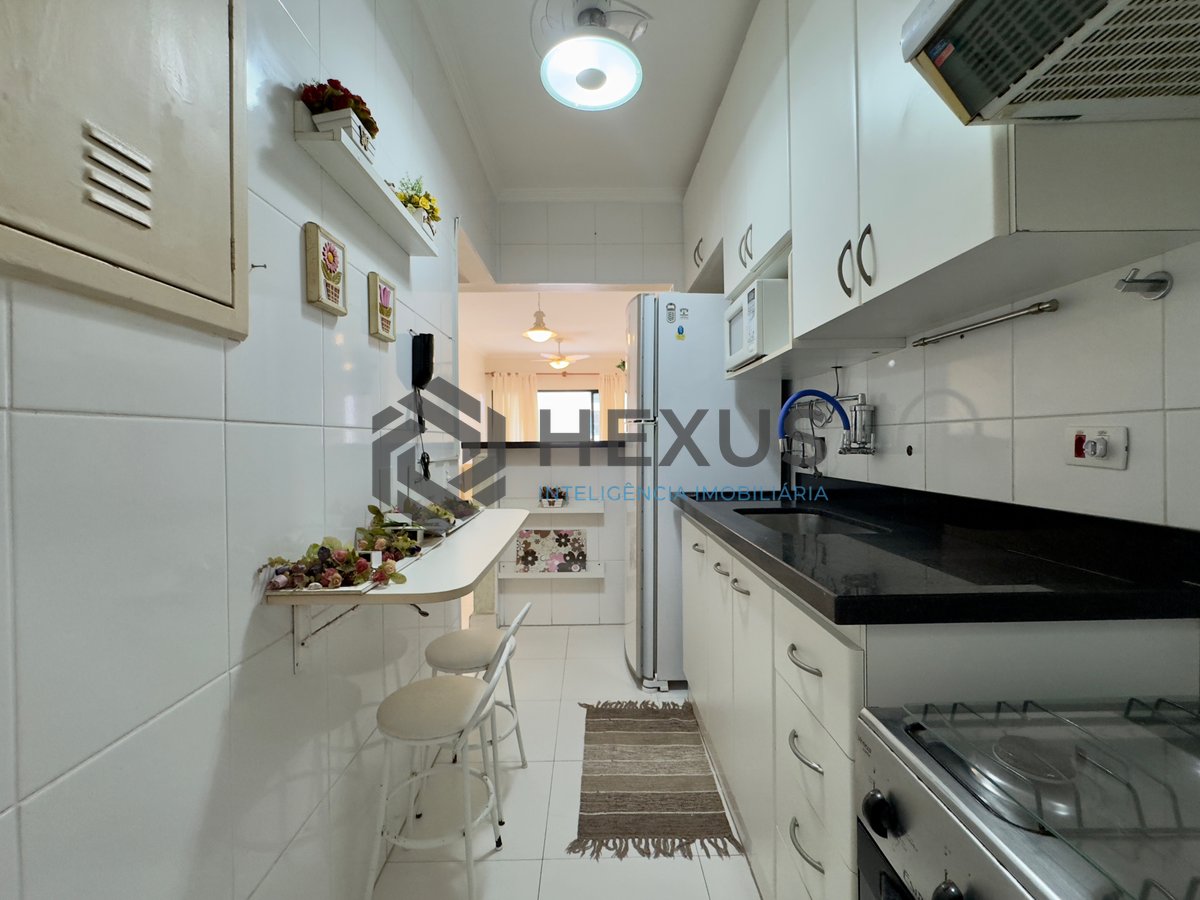 Foto 9 de Apartamento com varanda e lazer na Praia das Pitangueiras, Guaruja
