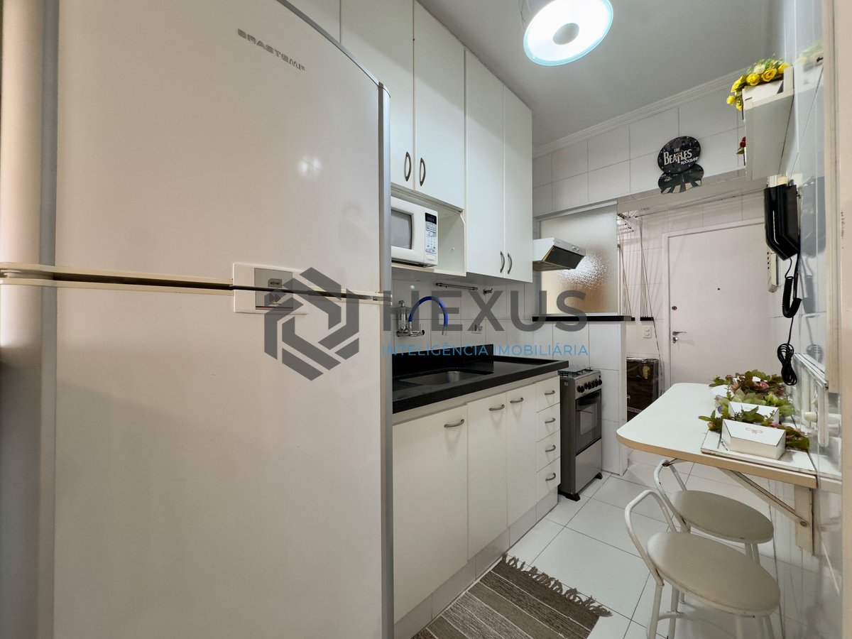 Foto 10 de Apartamento com varanda e lazer na Praia das Pitangueiras, Guaruja