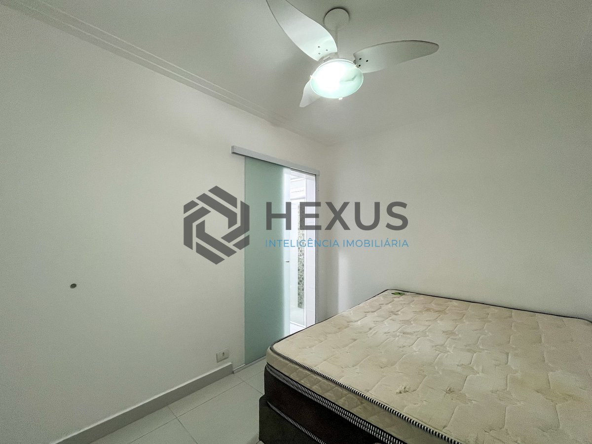 Foto 20 de Apartamento reformado com varanda na beira mar da Praia das Pitangueiras, Guaruja