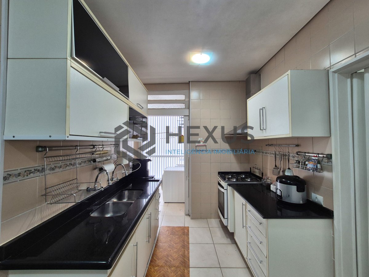 Foto 24 de Apartamento com varanda e vista mar na beira mar da Praia das Pitangueiras, Guaruja