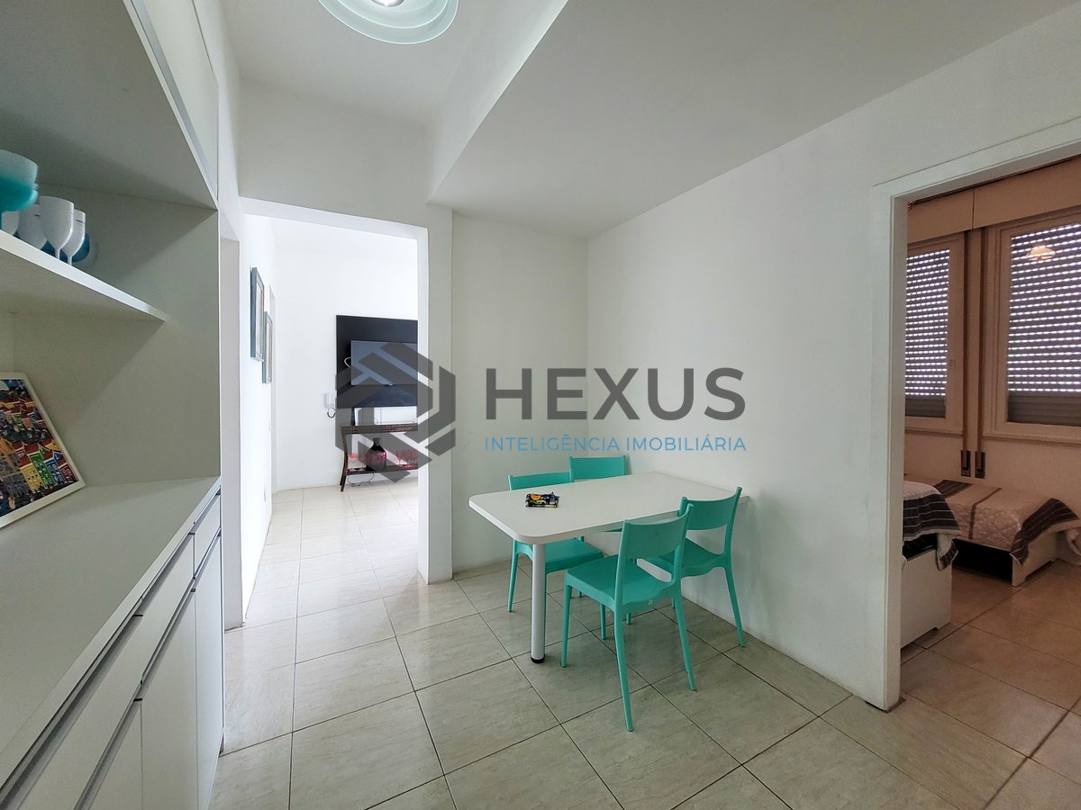 Foto 12 de Apartamento com varanda e vista mar na beira mar da Praia das Pitangueiras, Guaruja