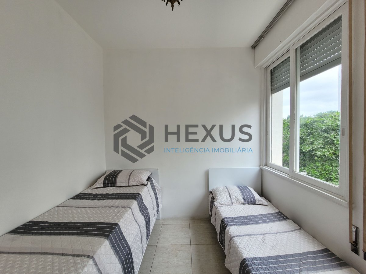 Foto 15 de Apartamento com varanda e vista mar na beira mar da Praia das Pitangueiras, Guaruja