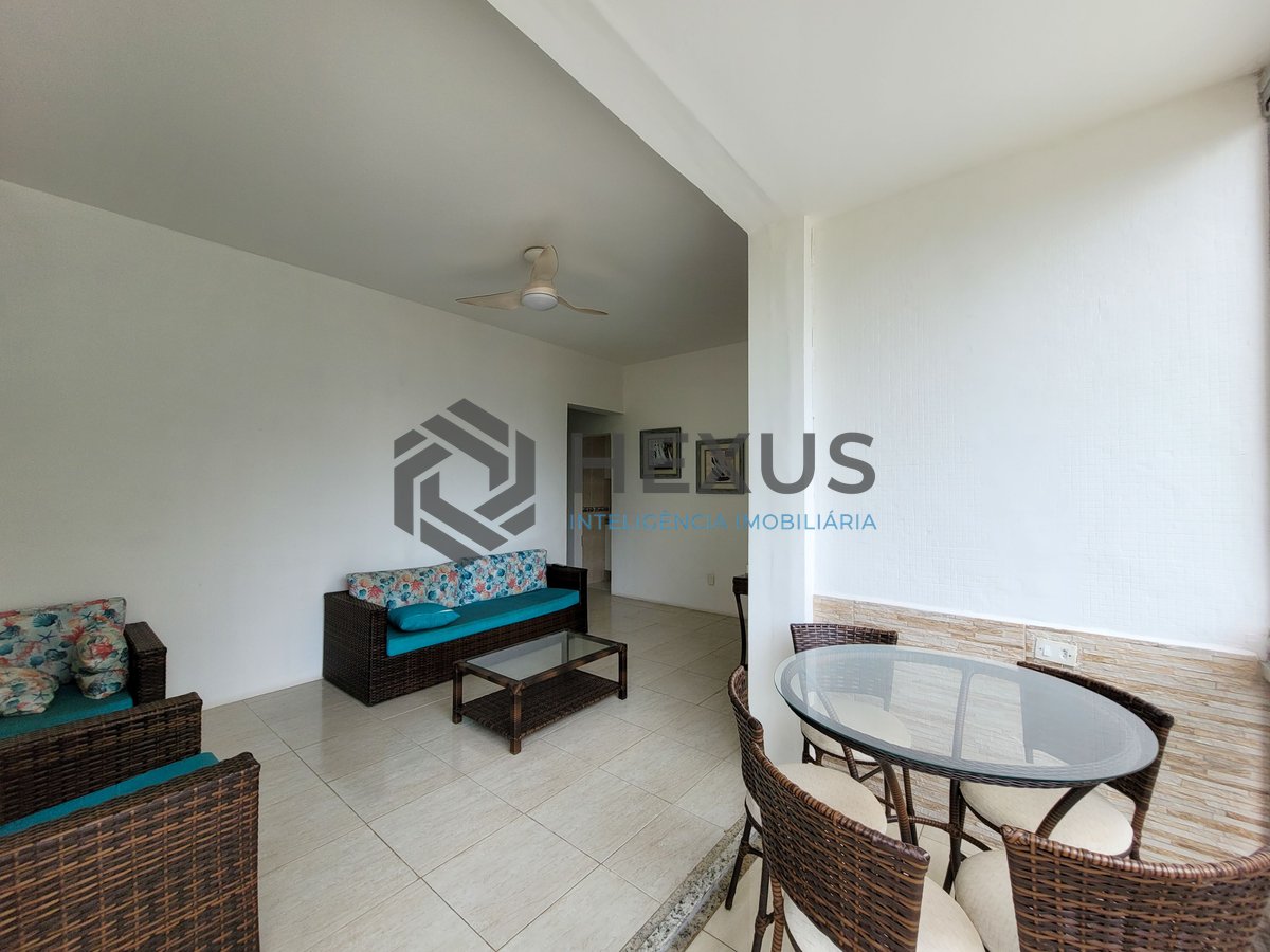 Foto 6 de Apartamento com varanda e vista mar na beira mar da Praia das Pitangueiras, Guaruja