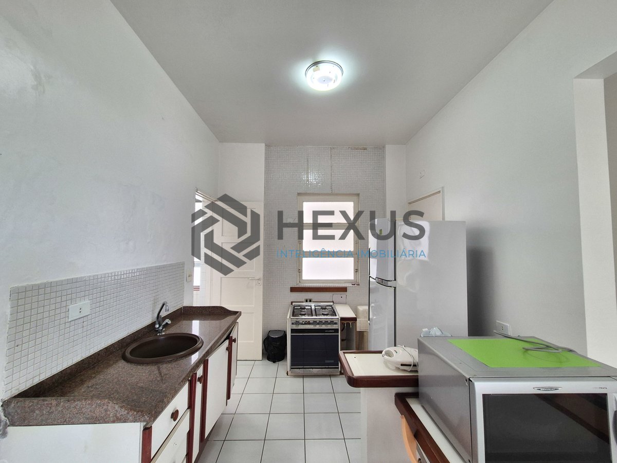 Foto 20 de Apartamento beira mar com varanda na Praia das Pitangueiras, Guaruja