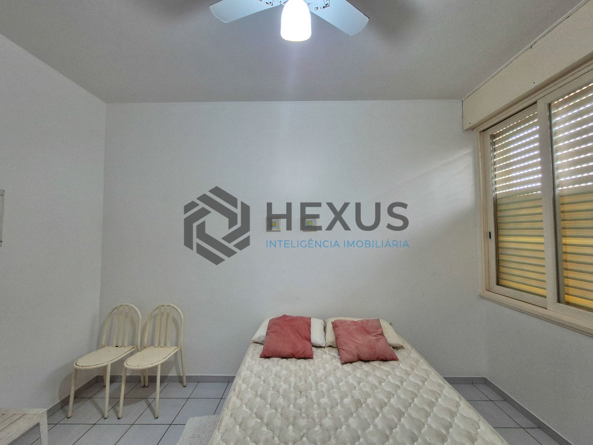 Foto 9 de Apartamento beira mar com varanda na Praia das Pitangueiras, Guaruja