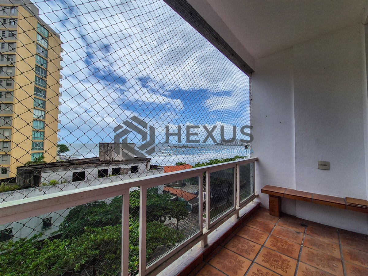 Foto 2 de Apartamento beira mar com varanda na Praia das Pitangueiras, Guaruja