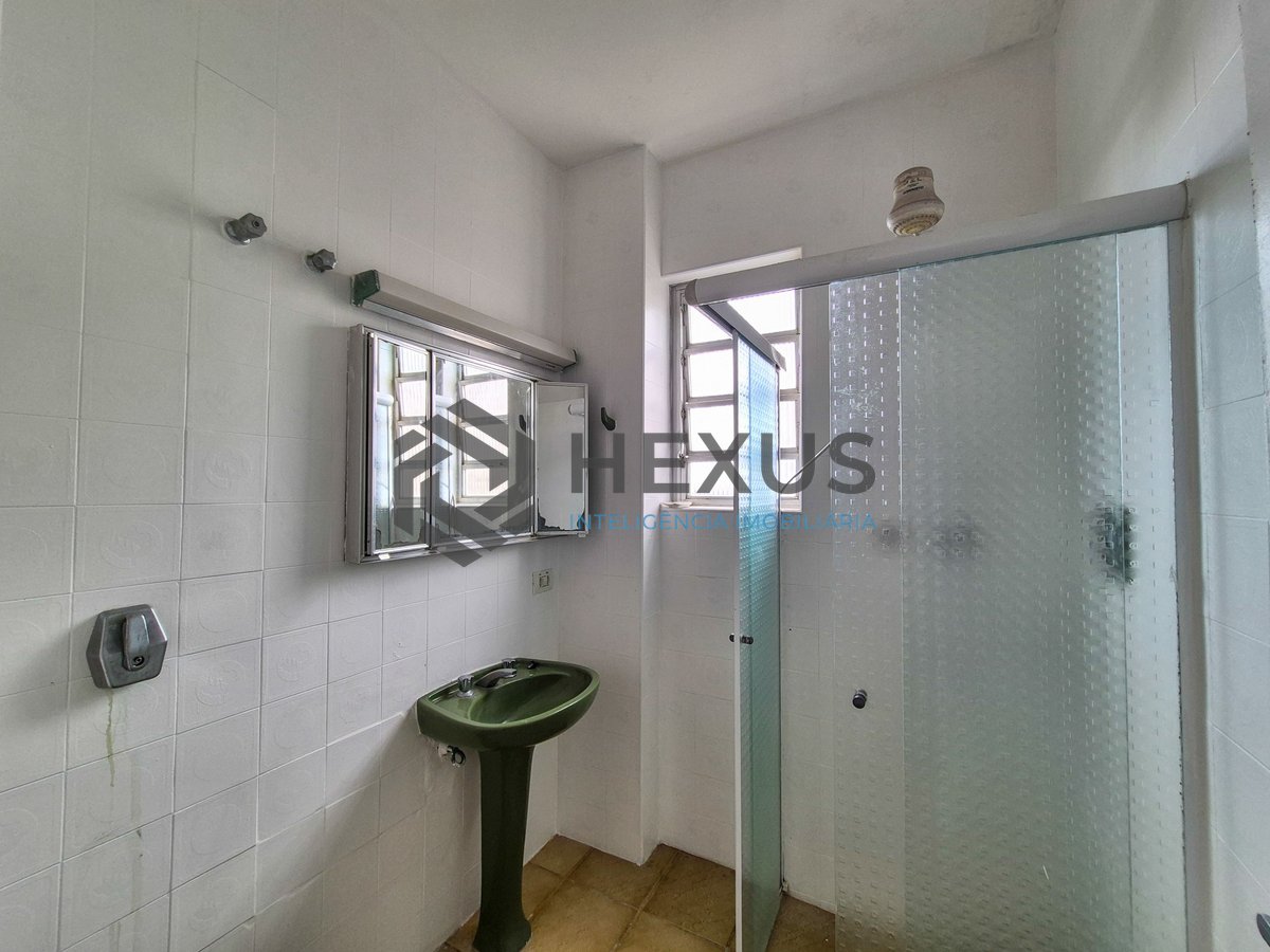 Foto 13 de Apartamento beira mar com varanda na Praia das Pitangueiras, Guaruja