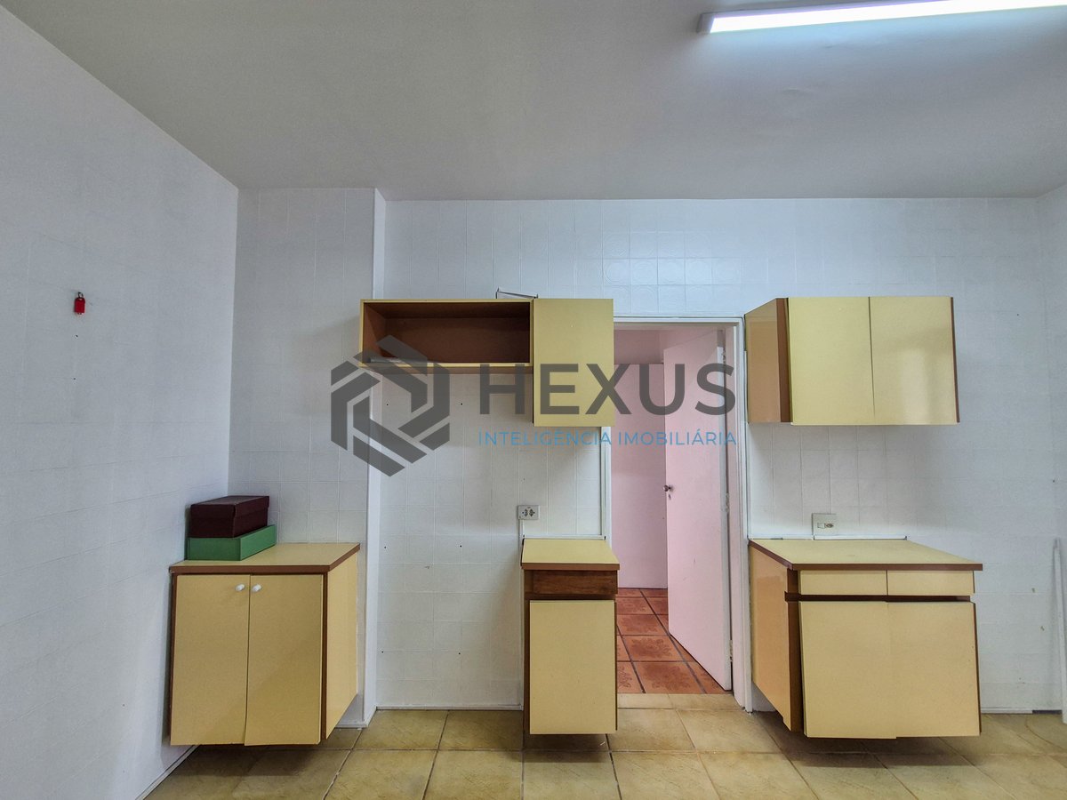 Foto 21 de Apartamento beira mar com varanda na Praia das Pitangueiras, Guaruja