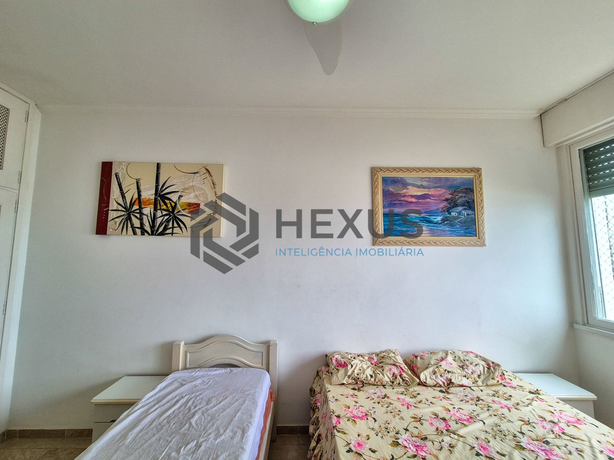 Foto 13 de Apartamento beira mar reformado com varanda na Praia das Pitangueiras, Guaruja