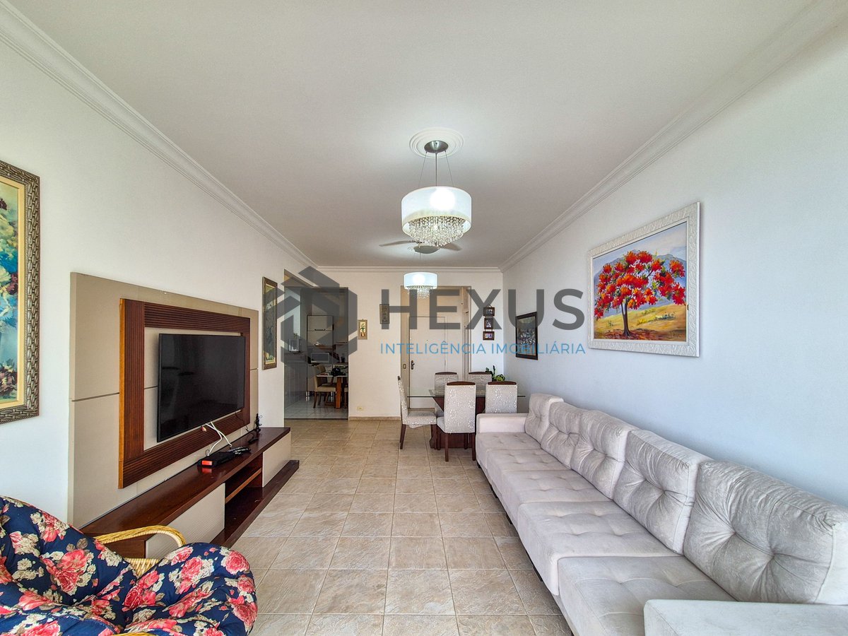 Foto 4 de Apartamento beira mar reformado com varanda na Praia das Pitangueiras, Guaruja