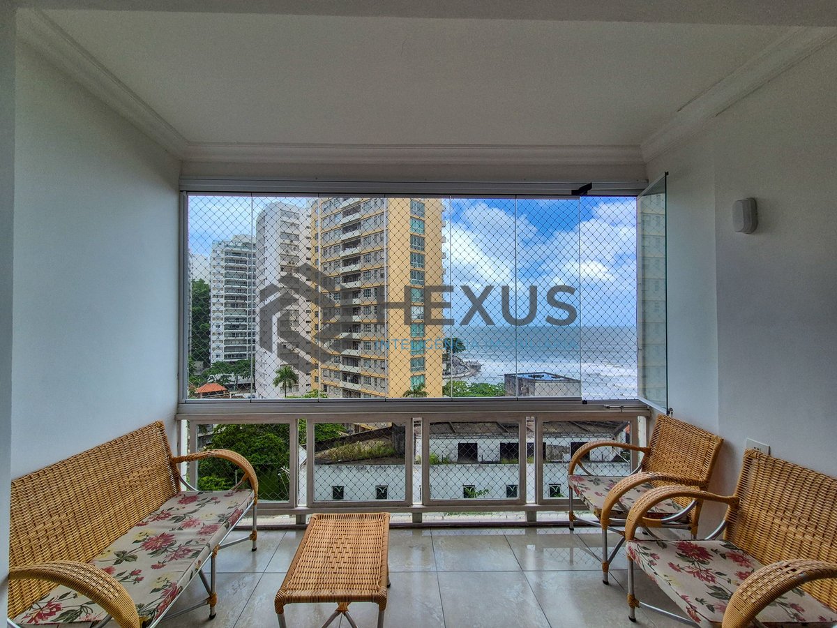 Foto 6 de Apartamento beira mar reformado com varanda na Praia das Pitangueiras, Guaruja