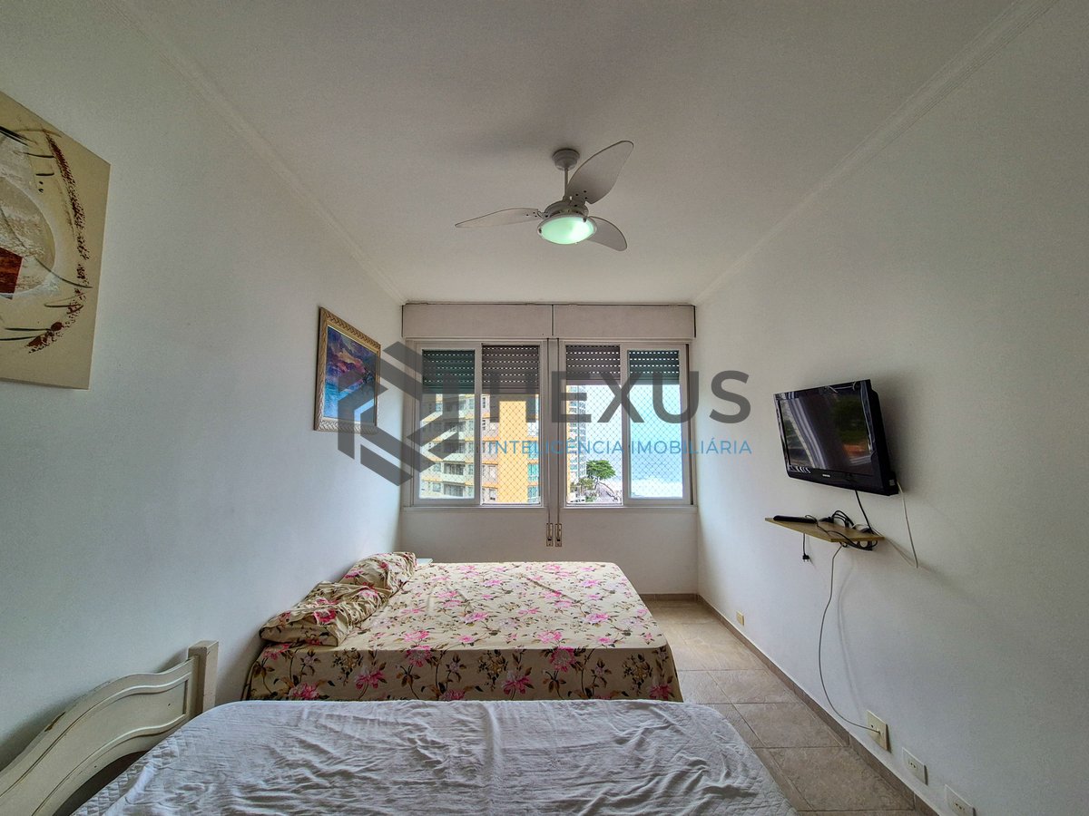 Foto 10 de Apartamento beira mar reformado com varanda na Praia das Pitangueiras, Guaruja