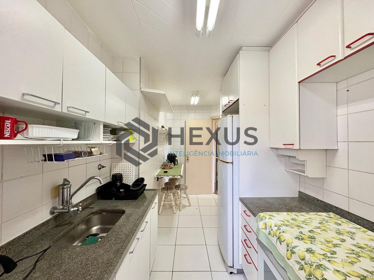 Foto 22 de Apartamento com varanda vista mar e lazer na Praia da Enseada, Guaruja