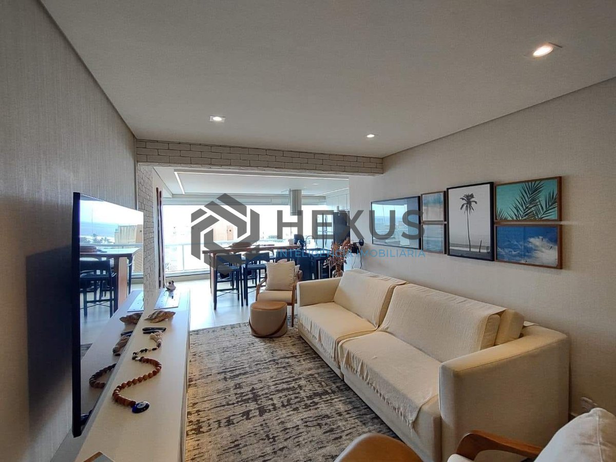 Foto 6 de Apartamento reformado com varanda gourmet vista mar na Praia da Enseada, Guaruja