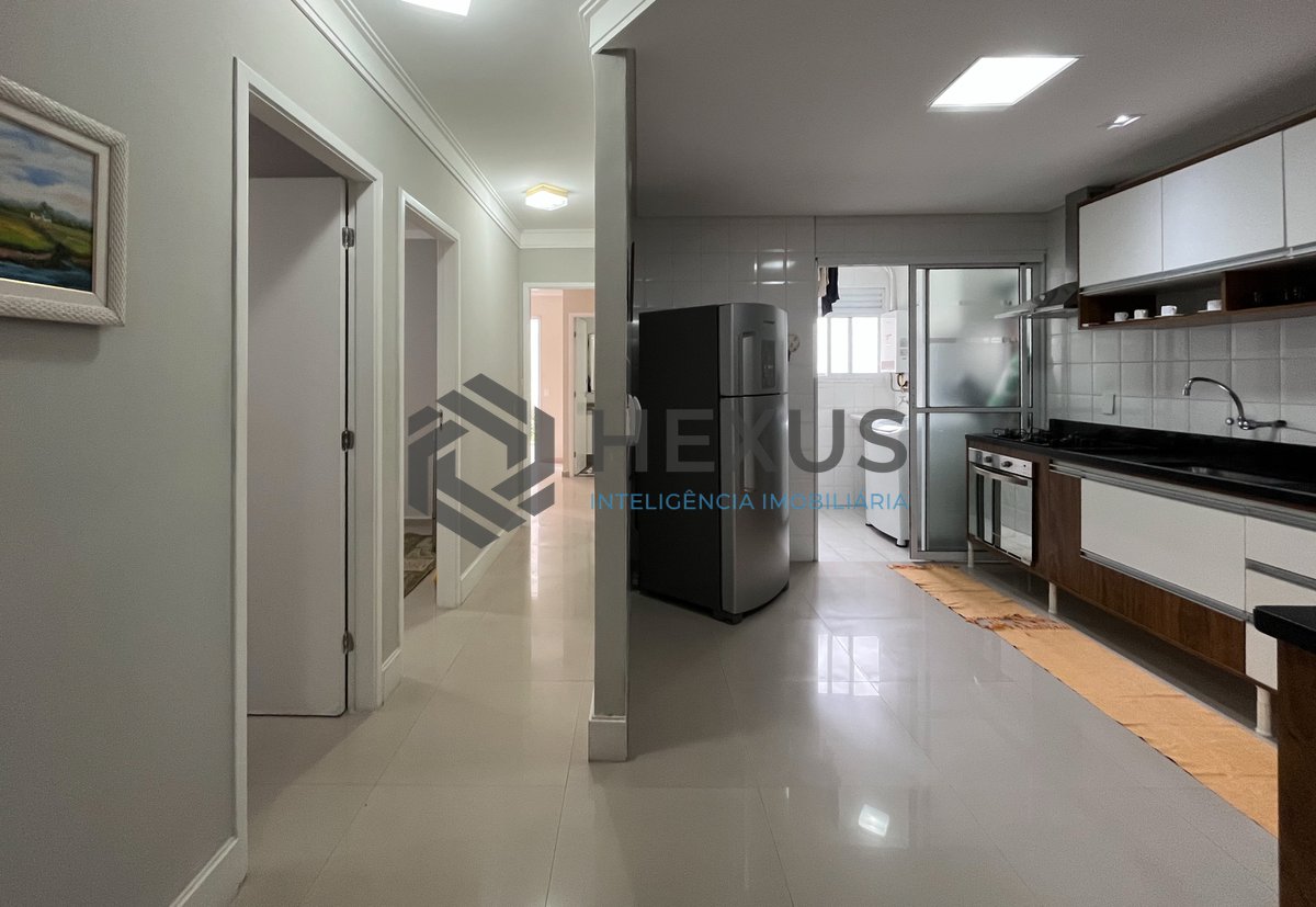 Foto 8 de Apartamento com varanda e lazer na Praia das Asturias, Guaruja