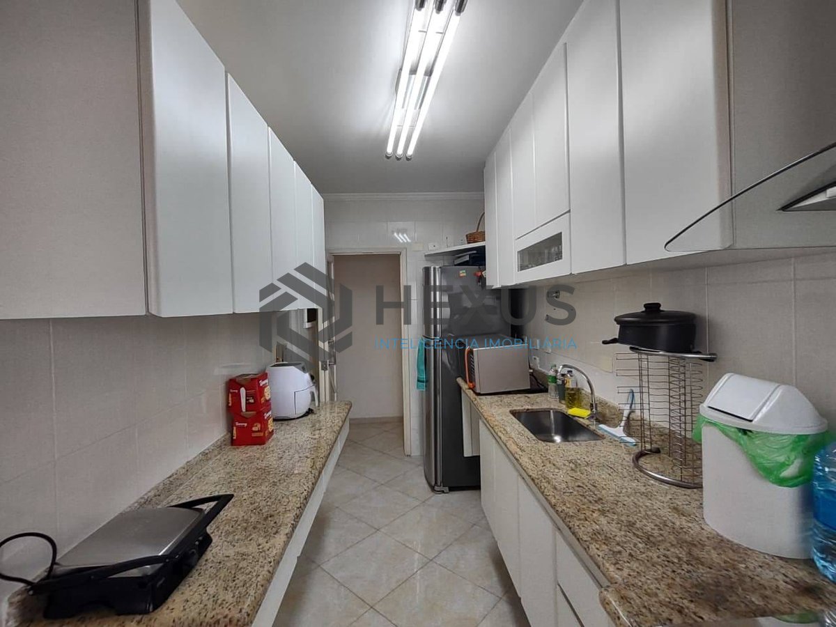 Foto 13 de Apartamento com varanda e lazer na Praia da Enseada, Guaruja