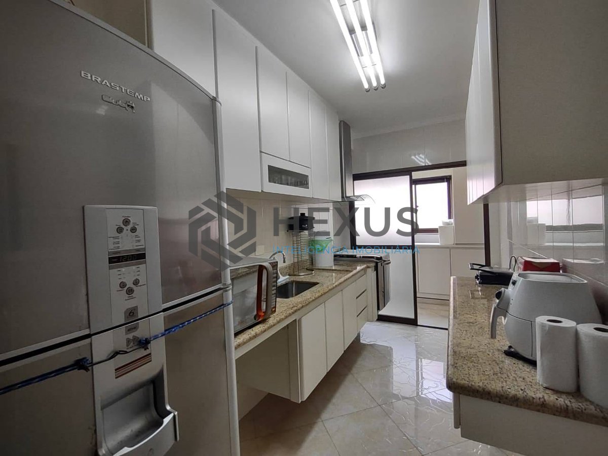 Foto 14 de Apartamento com varanda e lazer na Praia da Enseada, Guaruja