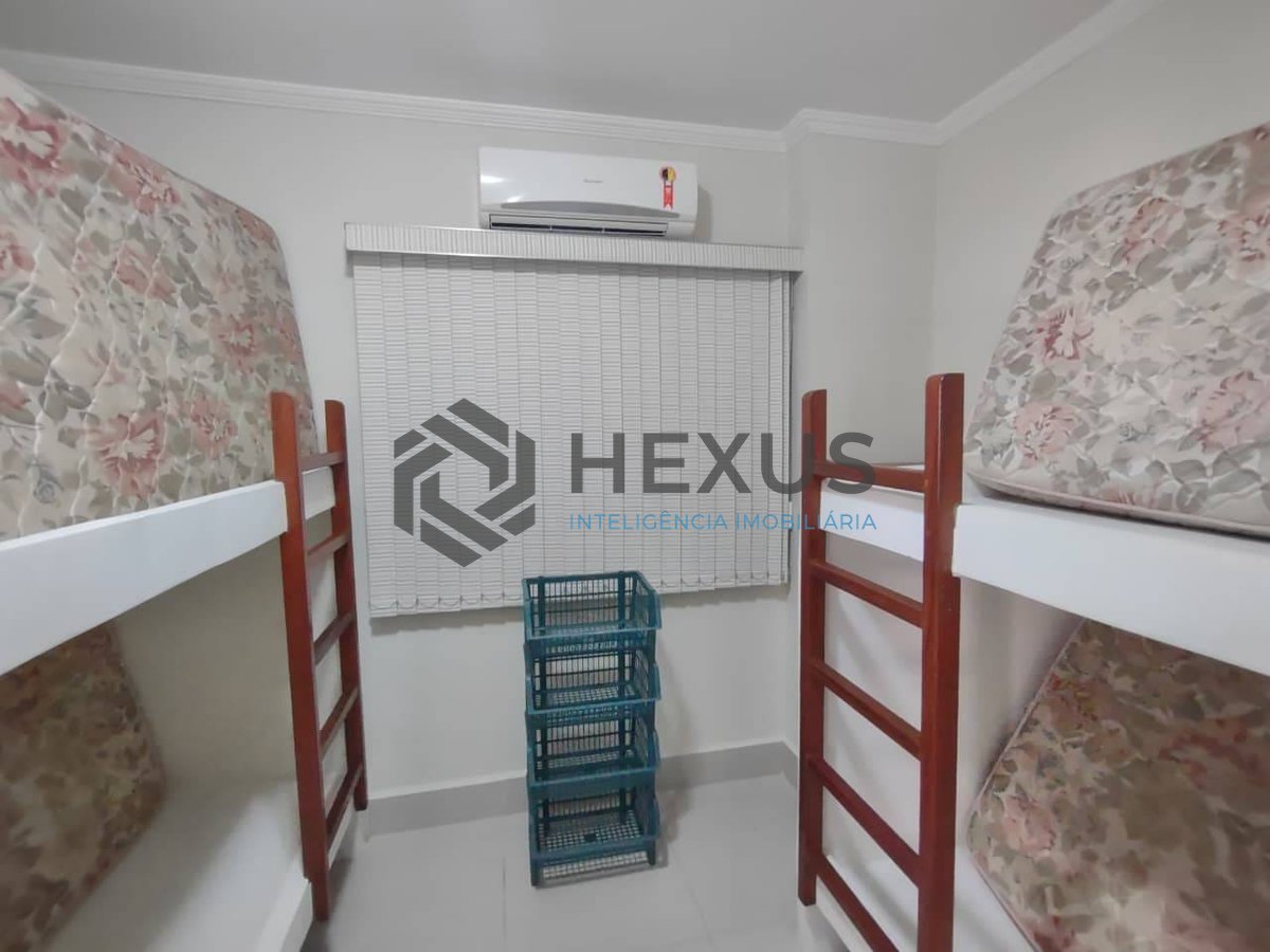 Foto 10 de Apartamento com varanda e lazer na Praia da Enseada, Guaruja