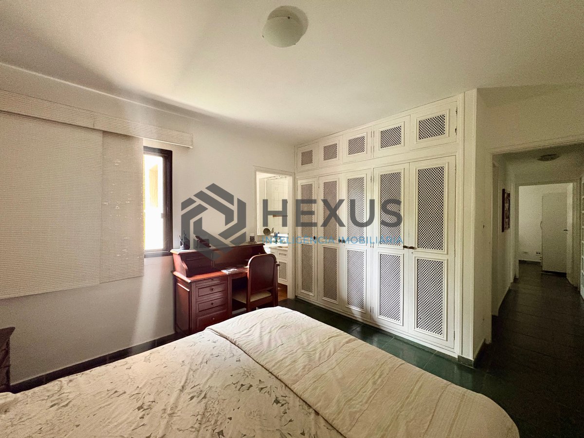 Foto 7 de Apartamento com varanda e lazer na Praia da Enseada, Guaruja