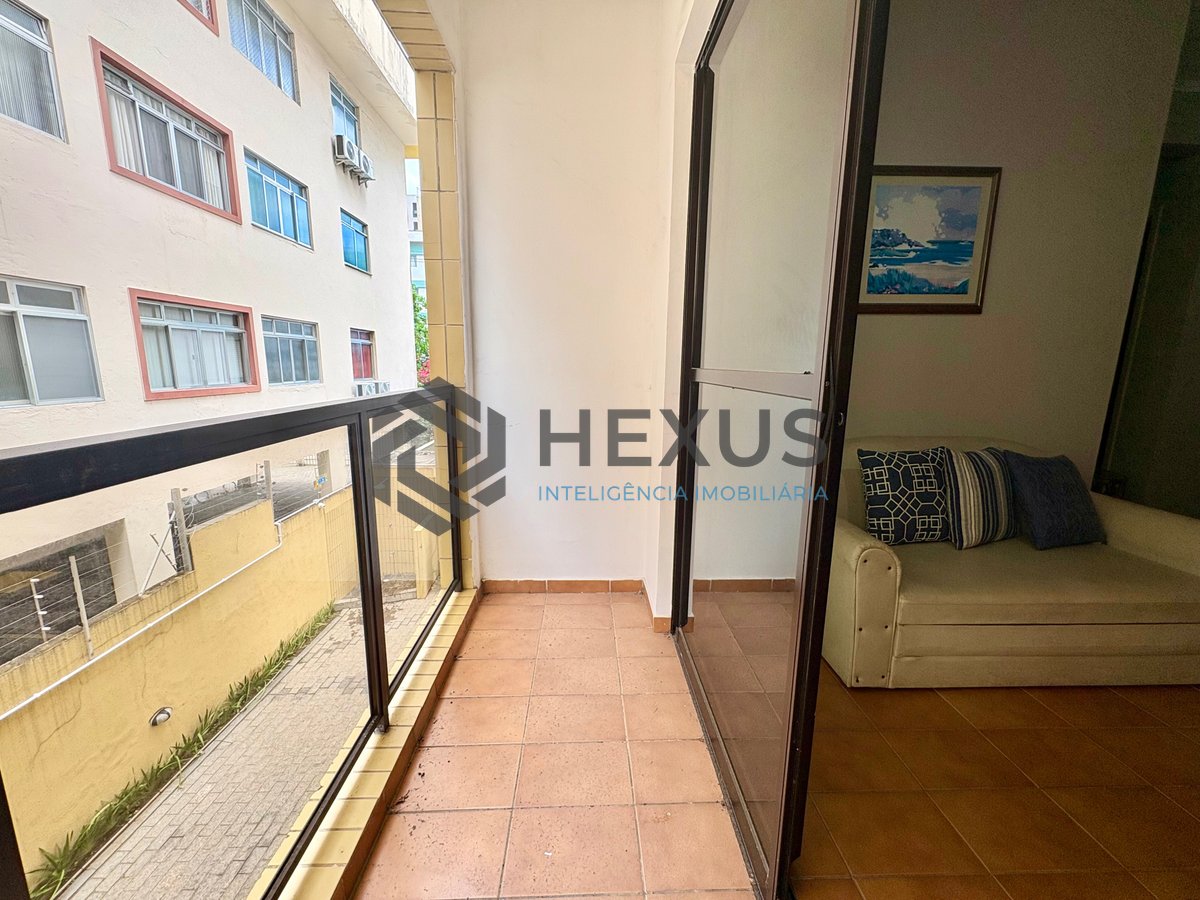 Foto 3 de Apartamento com varanda na Praia da Enseada, Guaruja
