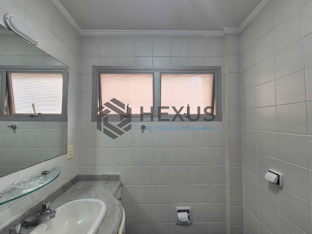 Foto 14 de Apartamento reformado na Praia das Pitangueiras, Guaruja