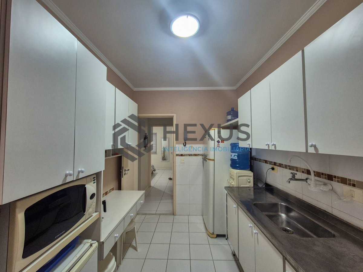 Foto 18 de Apartamento reformado na Praia das Pitangueiras, Guaruja