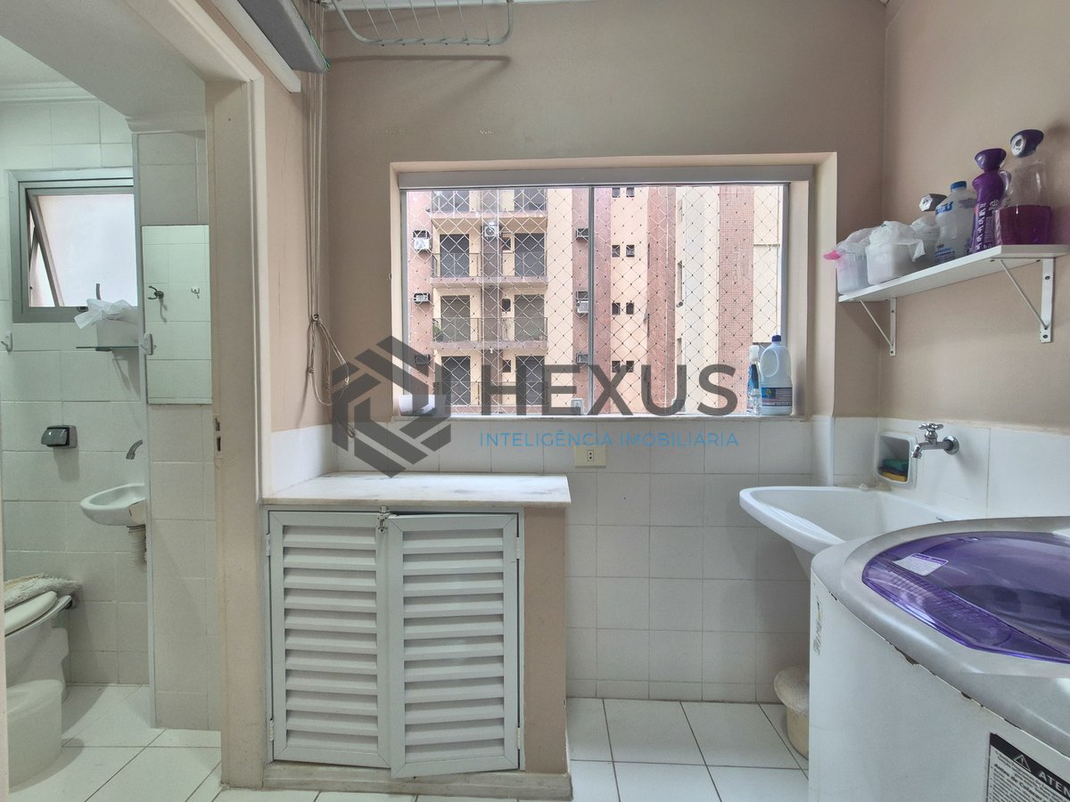 Foto 19 de Apartamento reformado na Praia das Pitangueiras, Guaruja