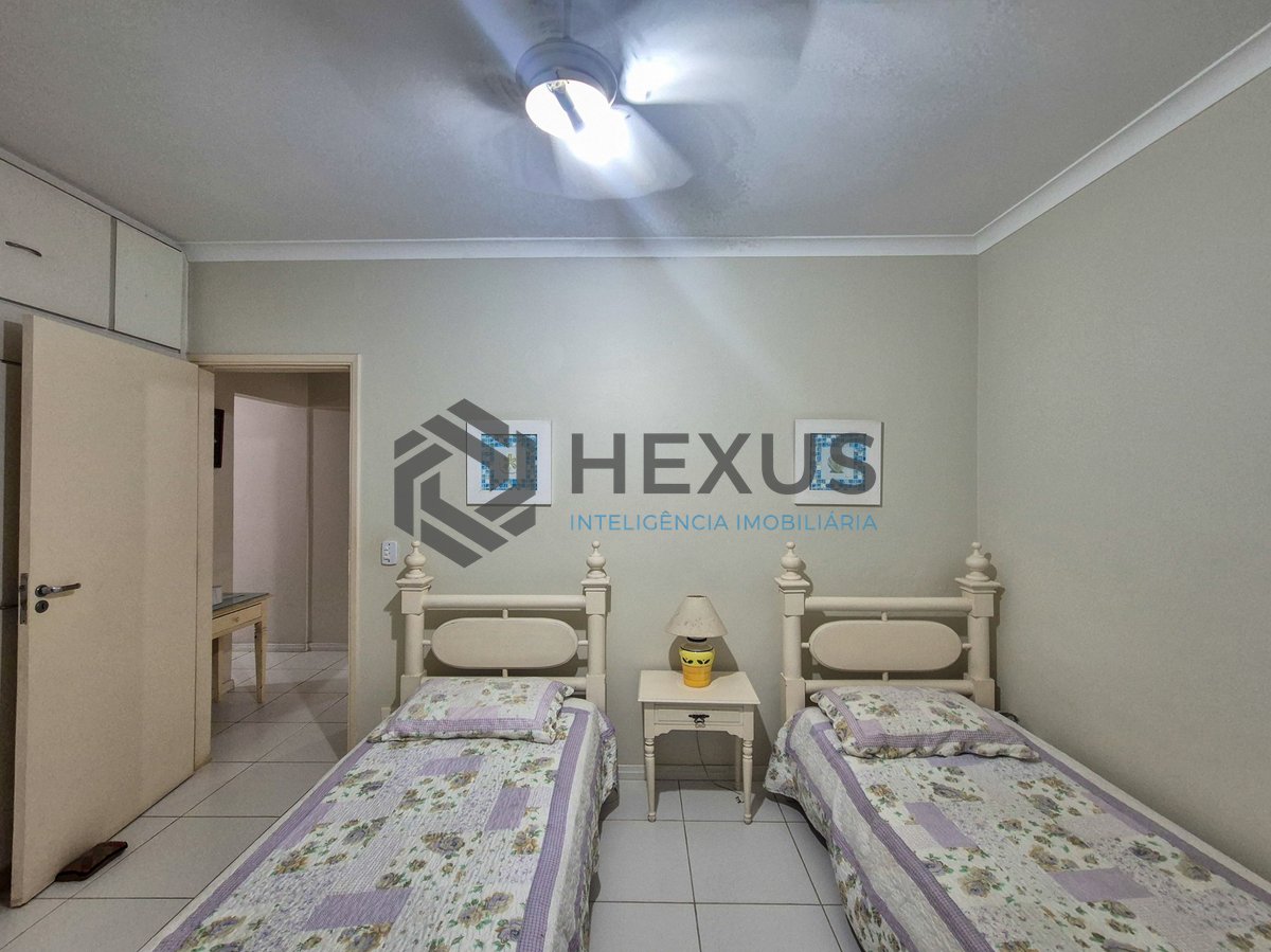 Foto 9 de Apartamento reformado na Praia das Pitangueiras, Guaruja