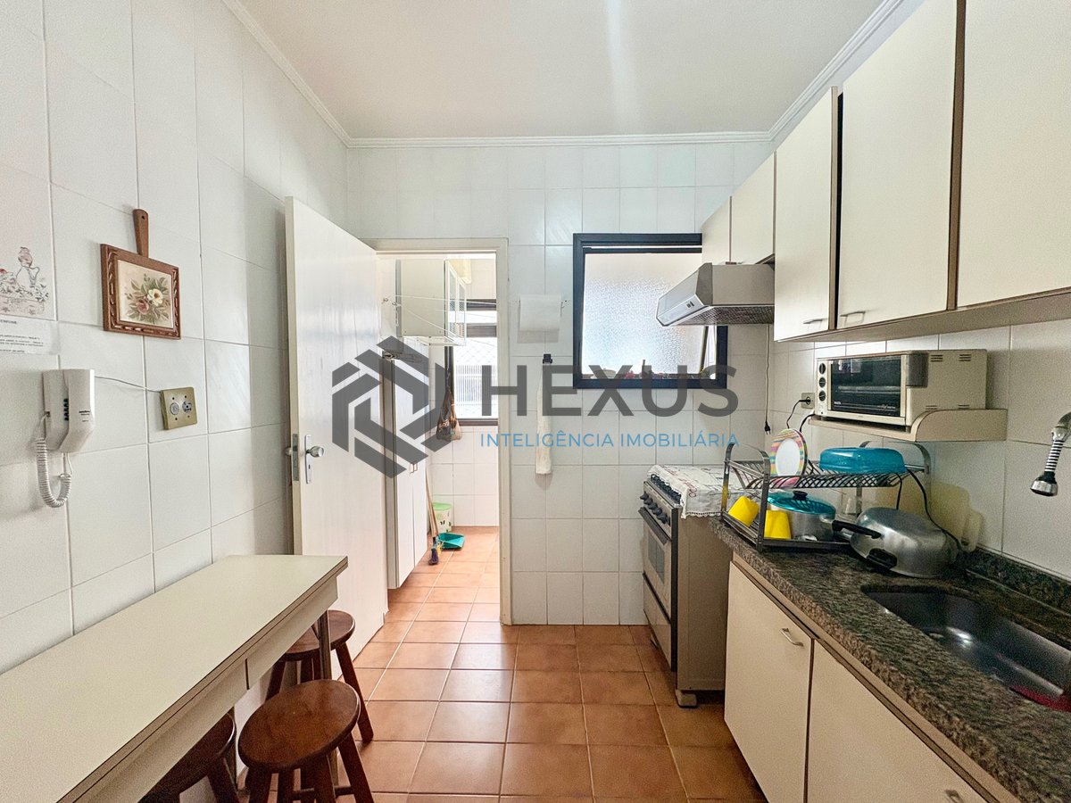 Foto 12 de Apartamento com varanda na Praia da Enseada, Guaruja